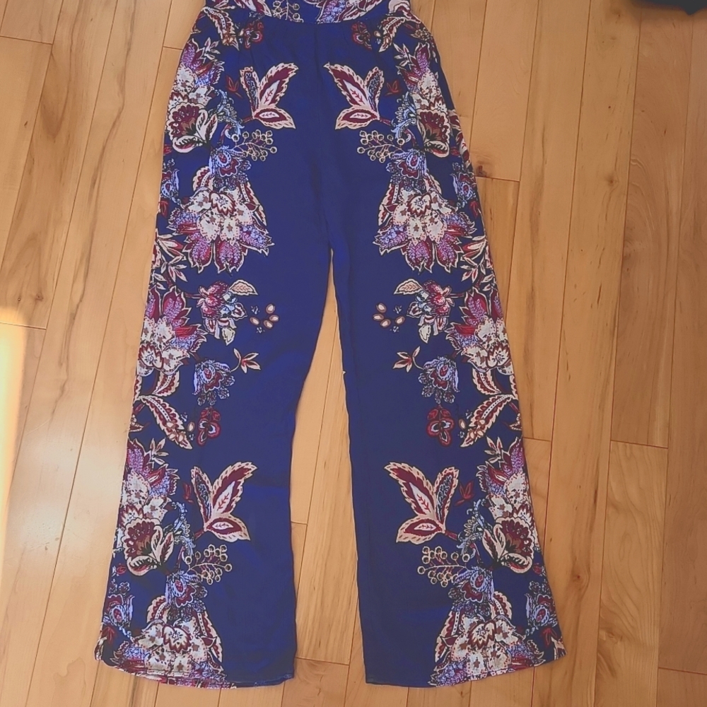 Women's flowy Xhilaration pants size Small